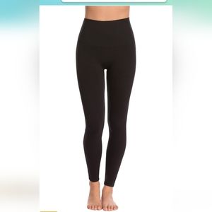SPANX Seamless Leggings Black NEW Medium